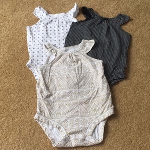 Carter’s set of 3 onesies